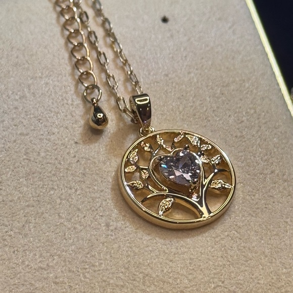 Crystal Heart Tree Of Life 14k Gold overlay Neck Made W/ Swarovski Crystals - Picture 5 of 7